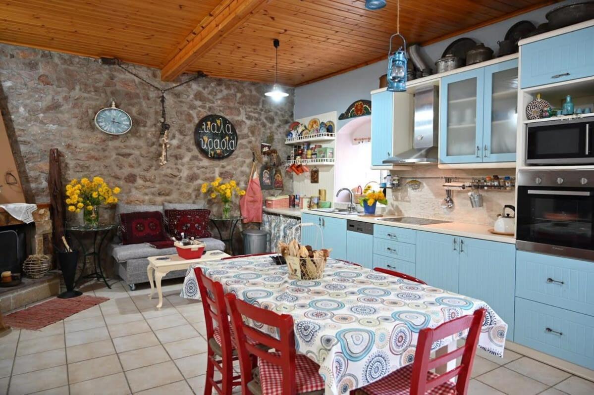 Kalavrita Winter Retreat - Homely Spacious Chalet Ano Vlasia Exterior foto
