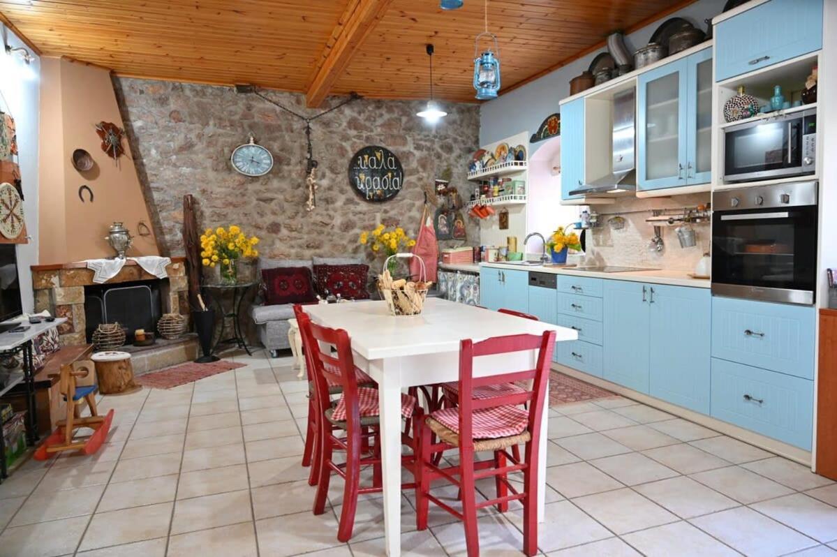 Kalavrita Winter Retreat - Homely Spacious Chalet Ano Vlasia Exterior foto