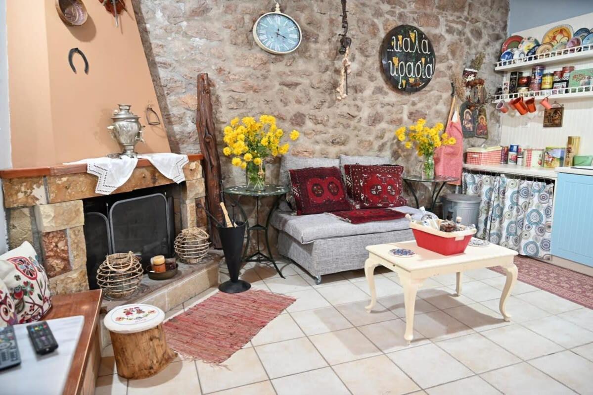 Kalavrita Winter Retreat - Homely Spacious Chalet Ano Vlasia Exterior foto