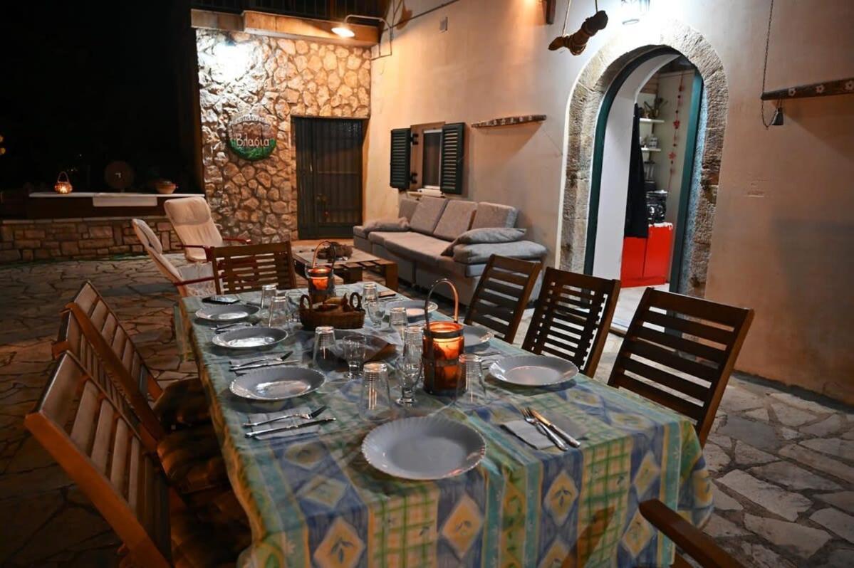 Kalavrita Winter Retreat - Homely Spacious Chalet Ano Vlasia Exterior foto