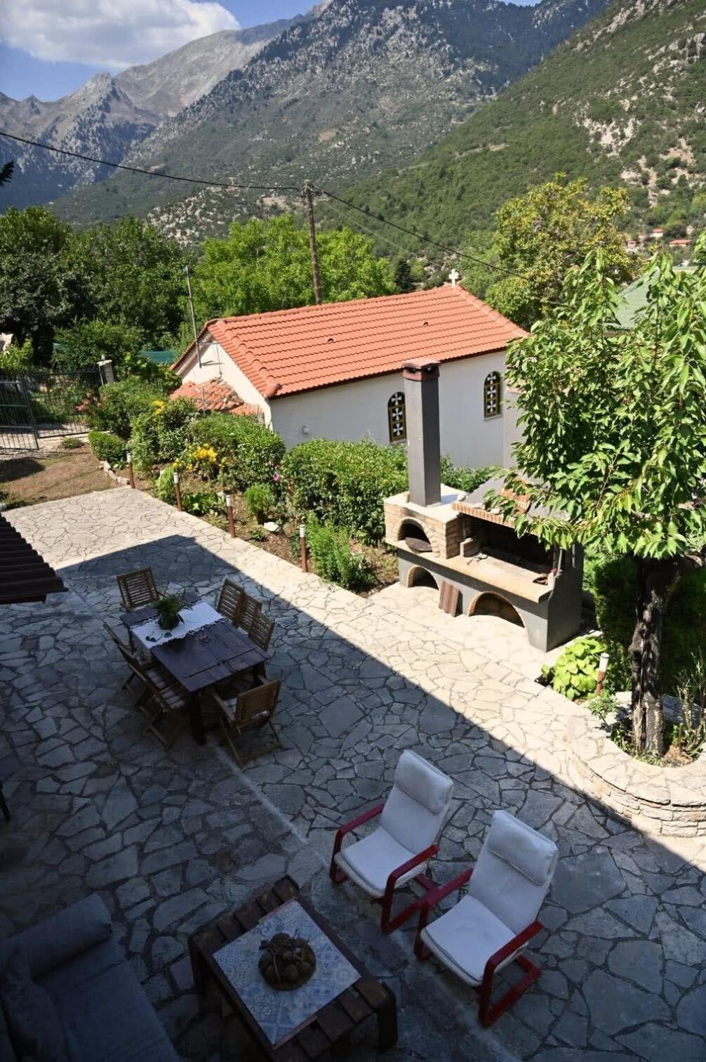 Kalavrita Winter Retreat - Homely Spacious Chalet Ano Vlasia Exterior foto